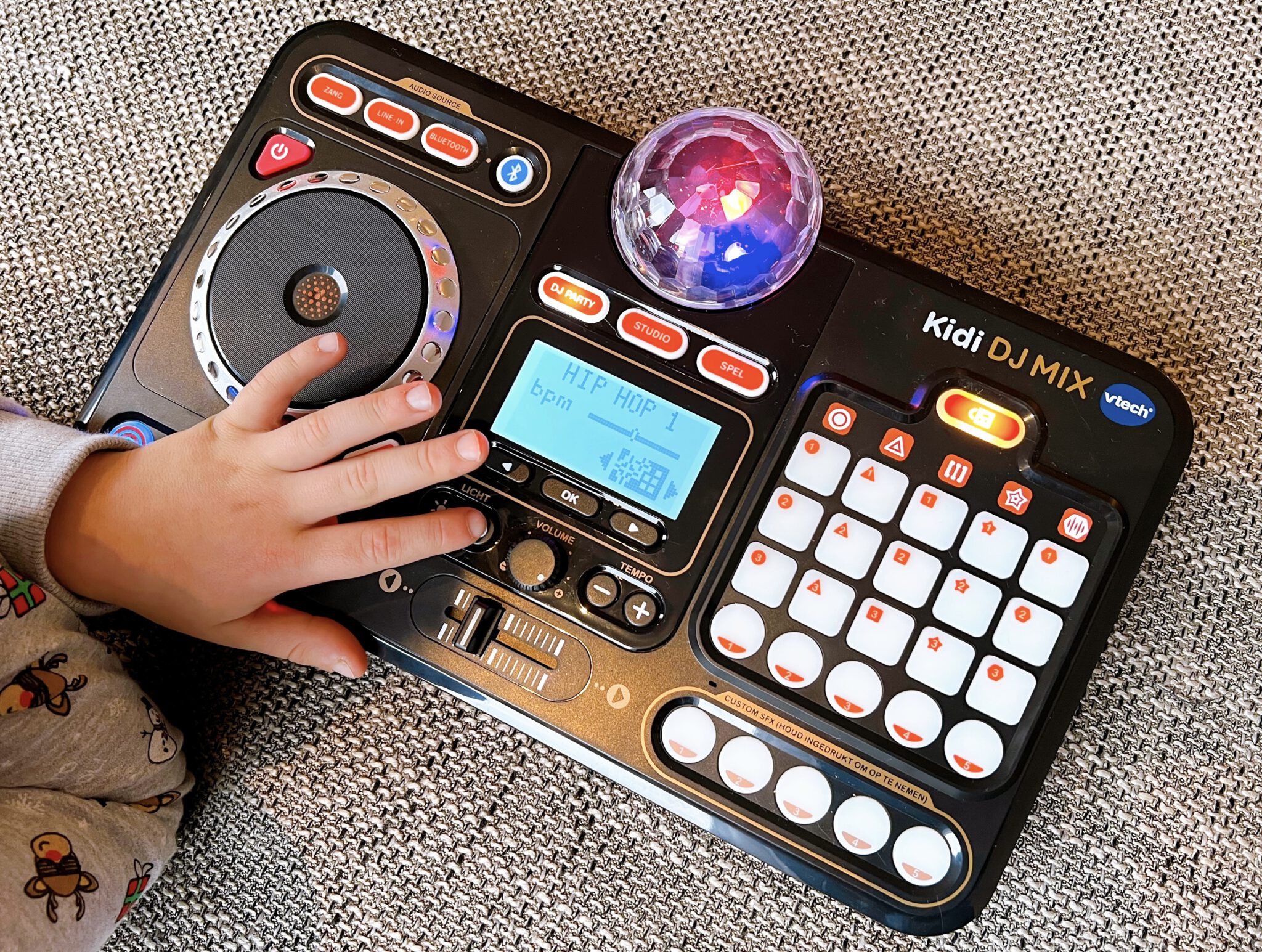 VTech Kidi DJ Mix Stéfani gets fit