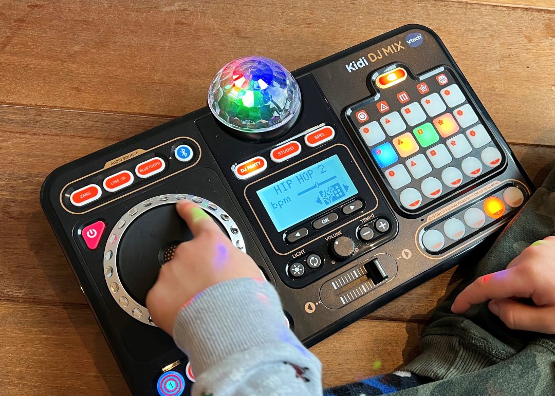 VTech Kidi DJ Mix Stéfani gets fit
