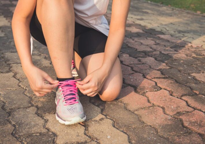 hardlopen schoen veter strikken